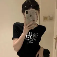 SHIEN BACELONA ロゴ クロップド丈 Tシャツ ブラック — image 1