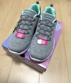 きょん様 専用【新品】SKECHERS WIDE FIT MEMORY FOAM — image 1