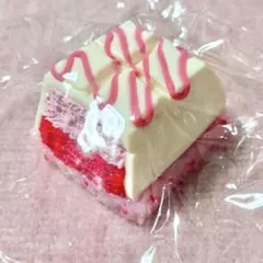 スクイーズ　苺チョコケーキ　ZHANGOK 残酷 — image 1