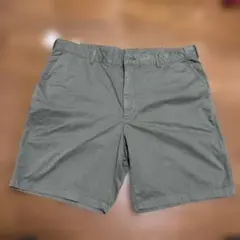 美品!UNIQLOチノショーツリラックスフィット オリーブ XXL•週末限定価格 — image 1