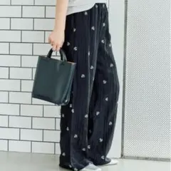 フリークスストア　花柄 ワイドパンツ イージーパンツ ブラック — image 1