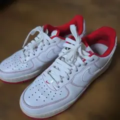 Nike Air Force 1 ホワイト/レッド スニーカー — image 1