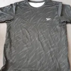 Reebok Tシャツ ブラック 総柄 — image 1