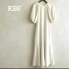未使用✨️ KBF パフスリーブ ロングフレアワンピース アイボリー フリー — image 1