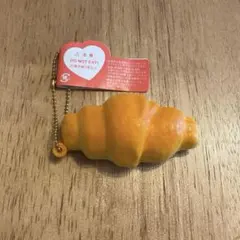 クロワッサン スクイーズ キーホルダー 香り付き — image 1