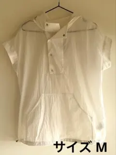 ホワイト フード付き ベスト　薄手　サイズM〜L — image 1