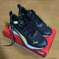 PUMA スニーカー ブラック ネオングリーン　22cm — image 1
