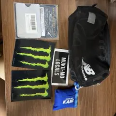 New Balance ポーチ ステッカー　KAMOキーホルダー セット — image 1