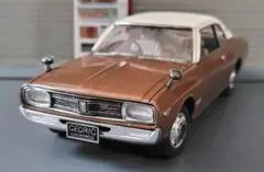 童友社230セドリックプラモデル完成品 — image 1