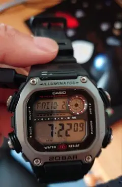 CASIO G-SHOCK デジタル腕時計 20BAR — image 1