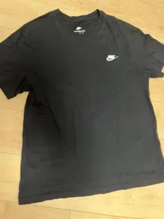 NIKE Tシャツ ブラック ワンポイントロゴ — image 1