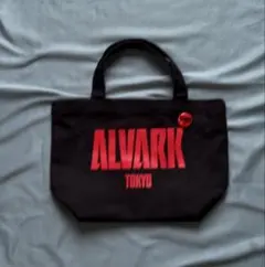 ALVARK TOKYO トートバッグ 缶バッジ付き — image 1