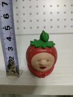 こびとづかん ソフビフィギュア2 ガチャ イチゴクレナイ — image 1
