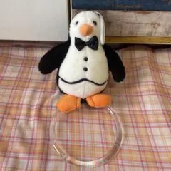 MUNSINGWEAR タキシードペンギンぬいぐるみ　タオルハンガー — image 1
