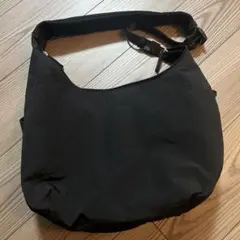 ＧＵソフトナイロンコクーンショルダーバッグ — image 1
