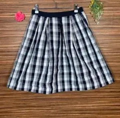 ロペピクニック️ 40サイズ Lサイズ相当 スカート 白 紺 チェック — image 1