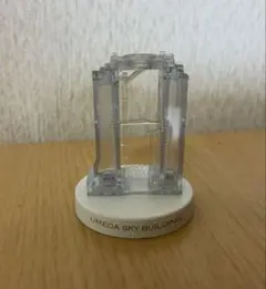 大阪梅田スカイビルディング　ミニフィギュア　カプセルトイ　ミニチュア　透明タイプ — image 1