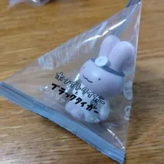 ホワイトタイガーとブラックタイガー　インテリアミニフィギュア — image 1
