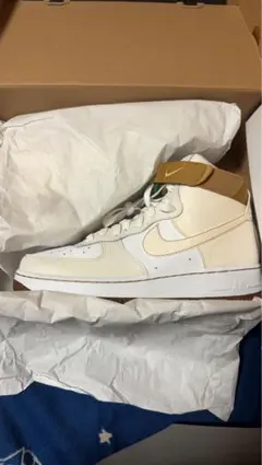 Nike Air Force 1 High '07 LV8 EMB — image 1