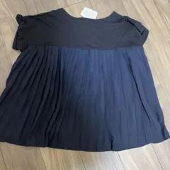 ON LOVE OFF プリーツ付きTシャツ Lサイズ ネイビー　新品未使用品 — image 1