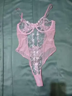 WＡ7225最高級品サ―モンピンクフローラル刺繍シアー 華やかなボディスーツ L — image 1