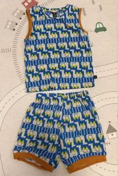 、 — image 1