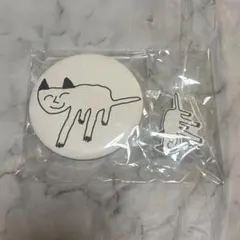 ねこと吉田のカレンダー 特典 ねこ 消しゴム 缶バッジ — image 1
