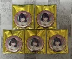 ホロライブ 箔押し缶バッジ 正月衣装ver. AZKi — image 1