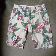 花柄のハーフパンツ（ゴムではありません）‼️ベルトタイプ❗️ — image 1
