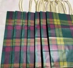 伊勢丹　ISETAN 紙袋　中サイズ　7枚セット — image 1
