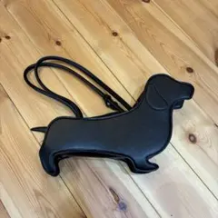 ダックスフンド型 ハンドバッグ ブラック — image 1