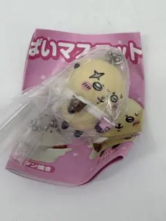 ちいかわ たべものいっぱいマスコット3 ラッコ — image 1