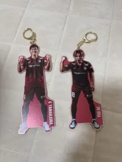 ヴィッセル神戸 4:山川選手　38:浦選手　プレイヤーラメキーホルダー2点セット — image 1