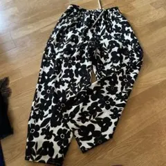モノトーン 花柄 ワイドパンツ イージーパンツ — image 1