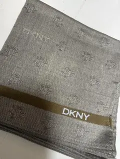 DKNY ハンカチ グレー 花柄 ロゴ入り新品送料込み — image 1