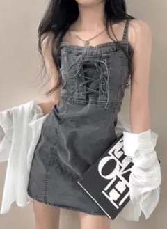 ホリデーアンドホリデーのレースアップデニムワンピ — image 1