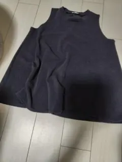 ⭐️タイムセール⭐️エンボス　ノースリーブ　Lサイズ — image 1