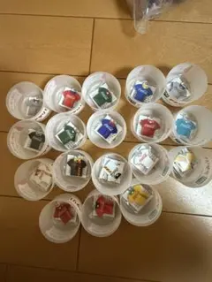 フルコンプコカコーラ 当たり ユニフォームチャームキーホルダー — image 1