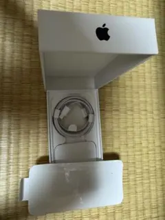 Apple iPhone 15 の空箱(本体無し)＋純正ケーブル付き — image 1