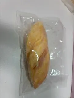 Kikisquishy 粉付きフランスパン 生クリーム Mサイズ — image 1