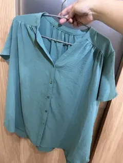 LL 鮮やかなグリーン ブルー 半袖カットソー ブラウス — image 1