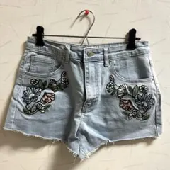 レディース★刺繍 デニムショートパンツ 69cm — image 1