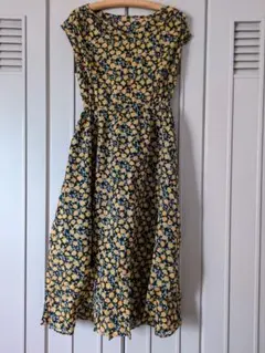 GU Mサイズ花柄ノースリーブロングワンピース — image 1