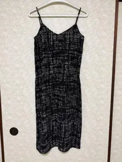MTWTFSS WEEKDAY キャミワンピース XS ブラック 総柄 — image 1