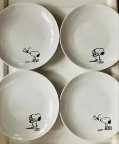 新品未使用 4枚セット SNOOPYスヌーピー 陶器製皿 ペアプレート 非売品V — image 1