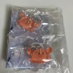 つぶらな瞳の仲間達 マインチャーム めじるしアクセサリー　カニ　2個セット — image 1