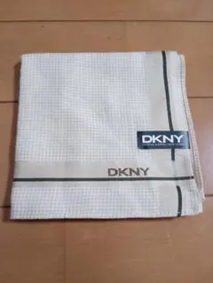 DKNY ハンカチ ベージュ チェック柄 — image 1