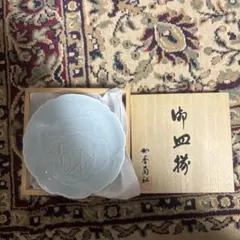 【未使用・木箱入】香蘭社 青磁 薔薇 レリーフ 銘々皿 5枚セット 有田焼 — image 1