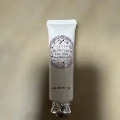 ジルスチュアート ホワイトフローラル ハンドクリーム 30g — image 1