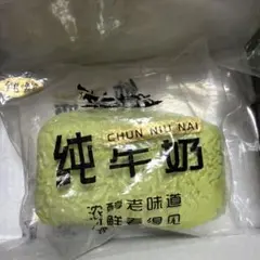 taoniniタオニニ ミルクブリック純牛乳　純牛奶 超水感　スクイーズ — image 1